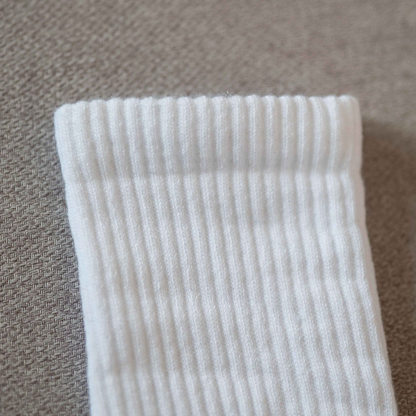 Tennis Socken mit Katze Line Art One Liner minimalistisch