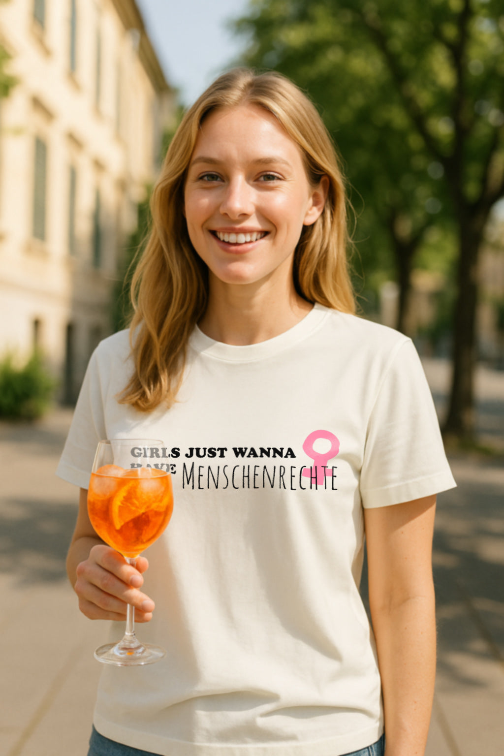 Feministisches Bio T-Shirt – „Girls just wanna have Menschenrechte“ – Statement Shirt für Frauen – Fair Fashion Unisex Shirt aus Bio-Baumwolle