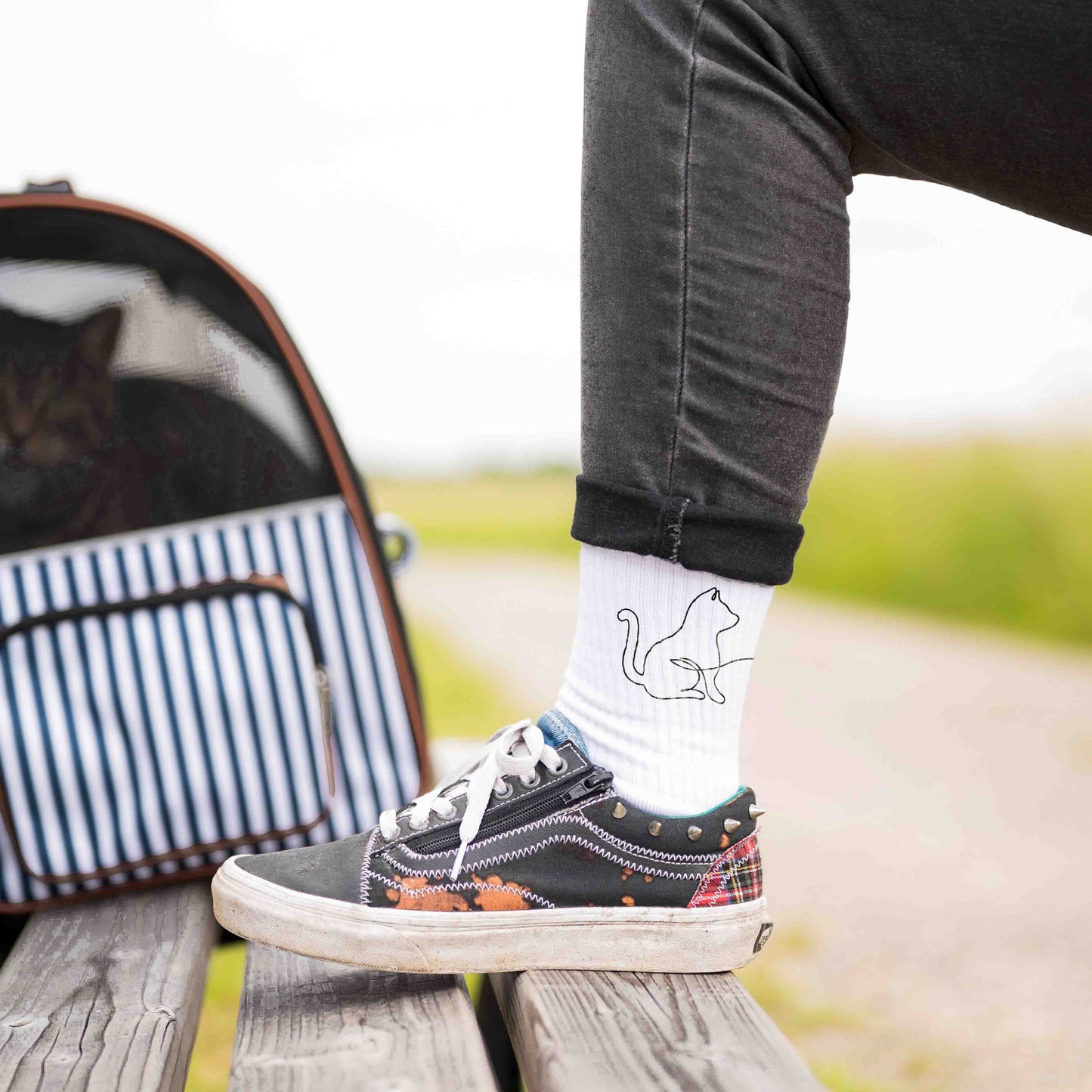 Tennis Socken mit Katze Line Art One Liner minimalistisch