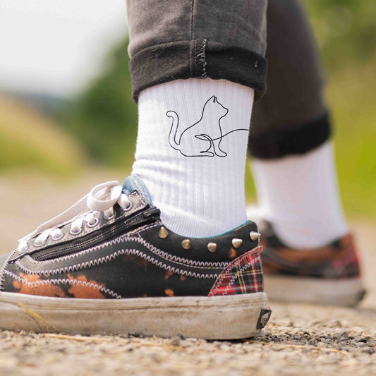 Tennis Socken mit Katze Line Art One Liner minimalistisch